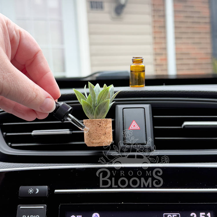 Leafy Plant Vent Clip Car Air Freshener (Reusable)
